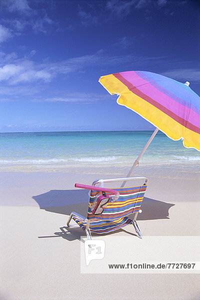 Rückansicht  Stuhl  Strand  Regenschirm  Schirm  unterhalb  Ansicht  Sonnenschirm  Schirm
