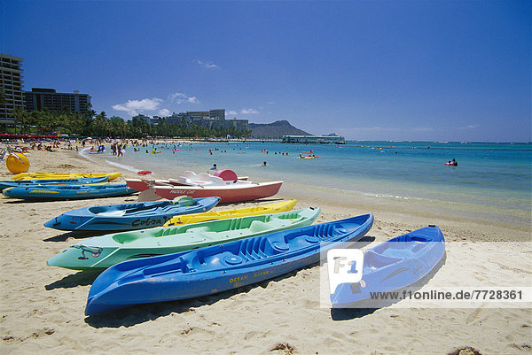 hoch oben Strand Ozean Tourist Hintergrund Kajak Menschenreihe Größe mieten Diamant Spaß Hawaii Oahu Waikiki