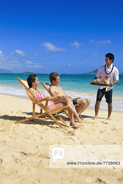 Tropisch  Tropen  subtropisch  Stuhl  Strand  Getränk  jung  Faulheit  faul  faule  faulen  fauler  faules  Hawaii