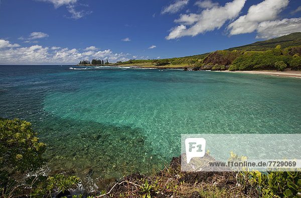 durchsichtig  transparent  transparente  transparentes  Tag  Strand  Ruhe  Ozean  Ansicht  Sonnenlicht  Hana  Hawaii  Maui