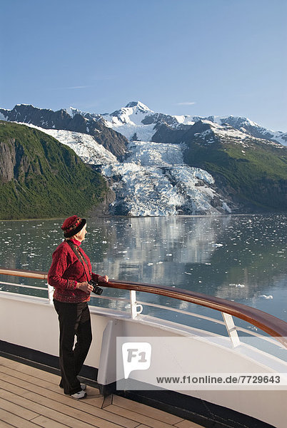 Vereinigte Staaten von Amerika  USA  Tourist  Schiff  Ansicht  Kreuzfahrtschiff  Alaska