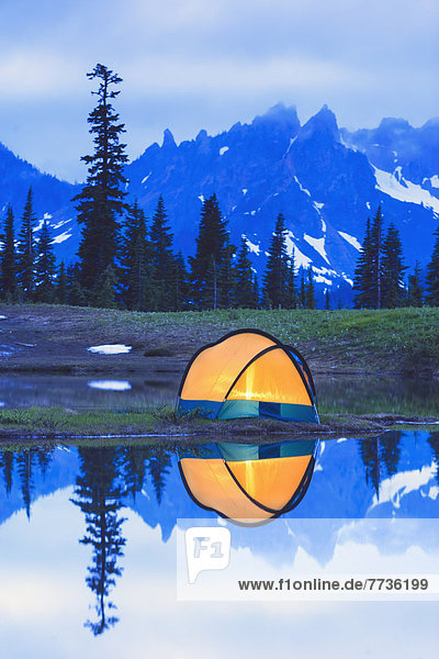 nahe  Sonnenuntergang  klein  Spiegelung  See  camping  Zelt  Berg  Teich  Seattle