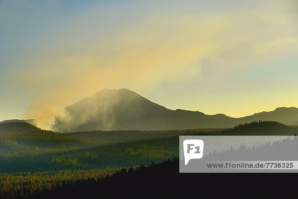 Berg  Sonnenuntergang  Wald  Vulkan  Feuer