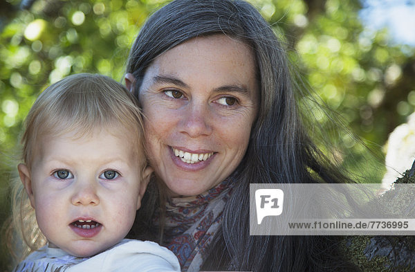 Portrait  lächeln  jung  Tochter  Mutter - Mensch