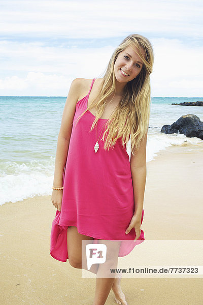 Jugendlicher  blond  Pose  Amerika  Strand  lang  langes  langer  lange  Verbindung  Mädchen  Haar  Hawaii  Maui