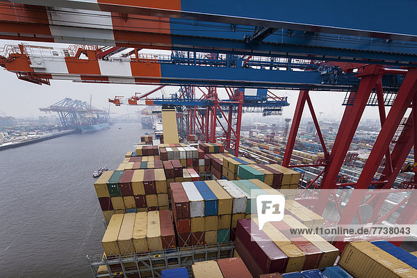 Containerverladung  Hamburg Hafen  Deutschland