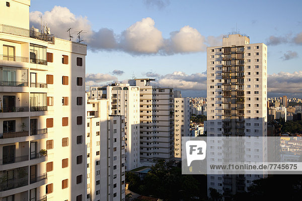 Brasilien  Sao Paulo  Blick auf Mehrfamilienhäuser
