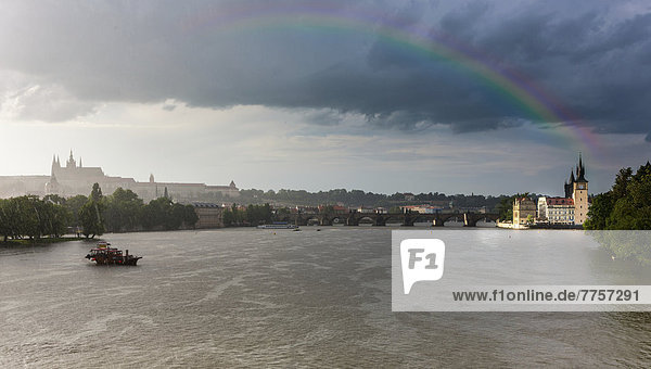 Regen Fluss Unwetter Moldau