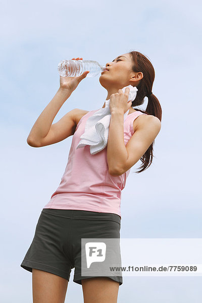Wasser  Frau  Training  trinken