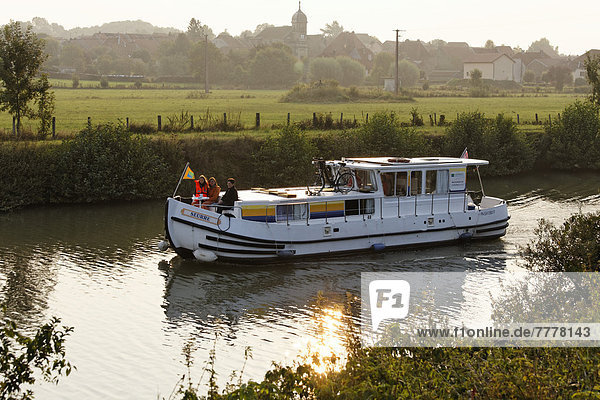 Hausboot Penichette auf der Saône  Morgenstimmung bei Baulay  PK 380