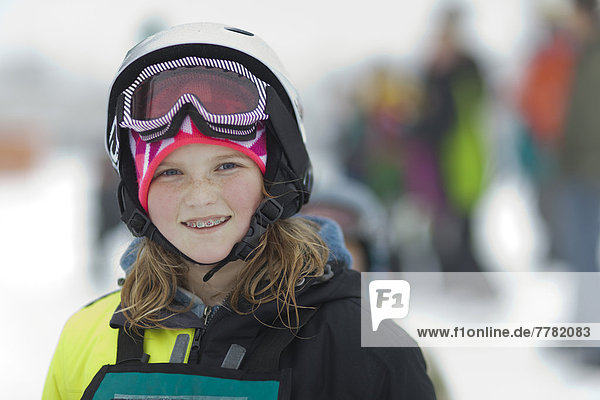Europäer  Ski  Kleidung  Mädchen  Fahrgestell  Schnee