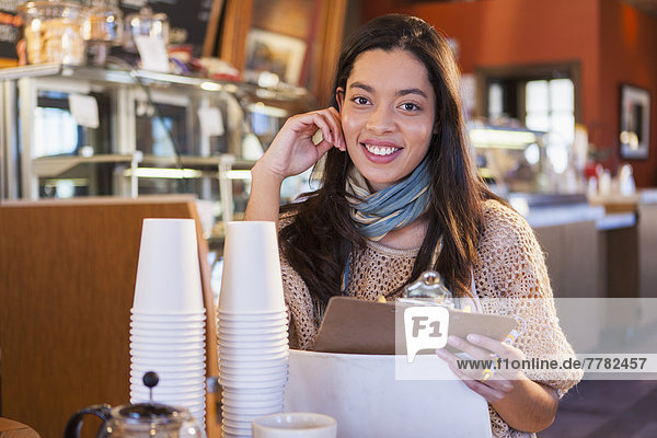 Frau  arbeiten  mischen  Laden  Kaffee  Mixed
