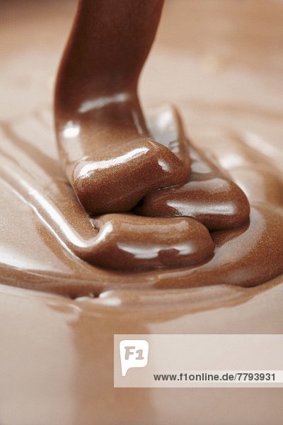 Flowing chocolate cream