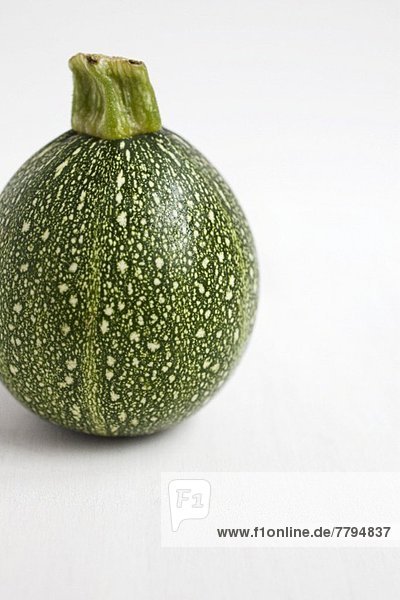 Einzelne runde Zucchini