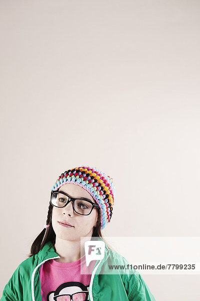 Portrait  Brille  Hut  Kleidung  Strickkleidung  Mädchen