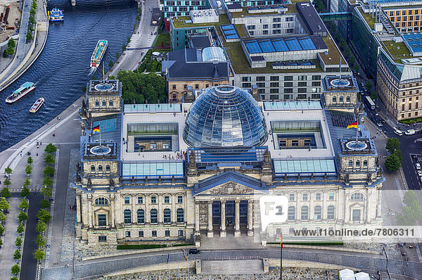 Luftbild  Reichstagsgebäude  Regierungsviertel  Spree