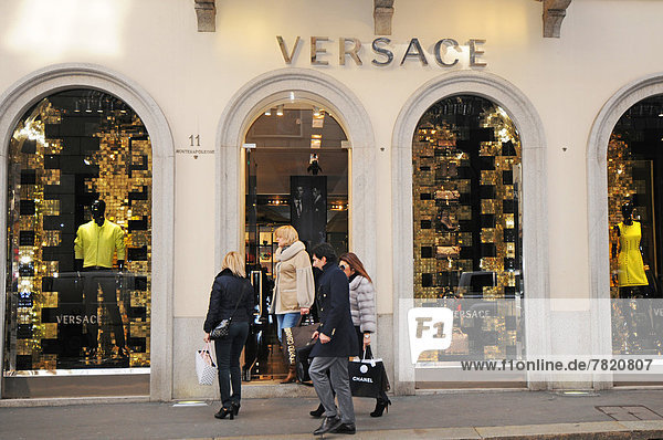 Italien  Lombardei  Mailand  Via Montenapoleone  Versace Modegeschäft