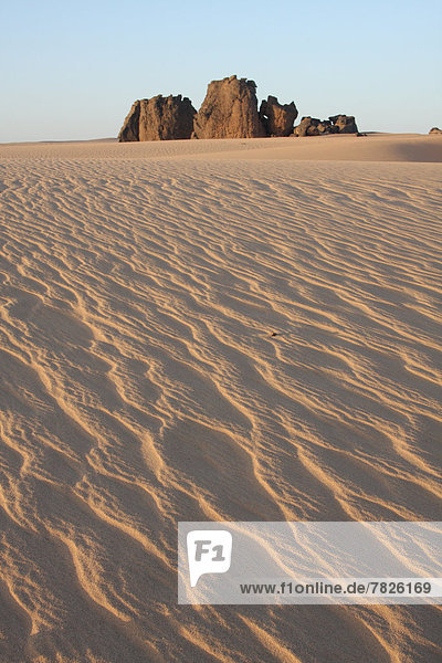 Nordafrika  Felsformation  Felsbrocken  Abend  Wüste  Natur  Sand  Düne  Sahara  Abenddämmerung  Afrika  Algerien