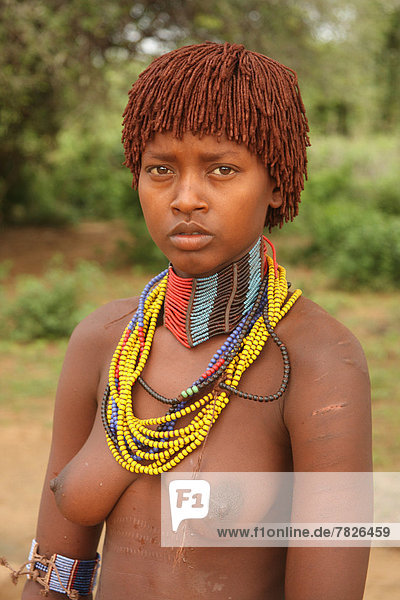 Portrait  Tradition  Halskette  Kette  jung  Ethnisches Erscheinungsbild  Mädchen  Afrika  Äthiopien  Collier  Volksstamm  Stamm