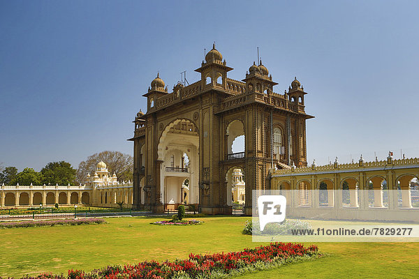 India  South India  Asia  Karnataka  Mysore  Palace  Main Entrance  Maharaja  arch  architecture  big  colourful  entrance  garden  gate  Mogul  palace  touristic