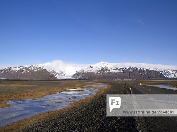 Island  Blick auf das Schmelzwasser der Jokulsarlon-Gletscherlagune bei der Ringstraße 1