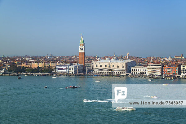Italien  Venedig  Blick auf Canal Grande  St. Mark Campanile und Dog's Palace