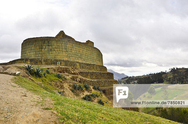 Ecuador  Quito  Blick auf die berühmte archäologische Stätte der Inkas
