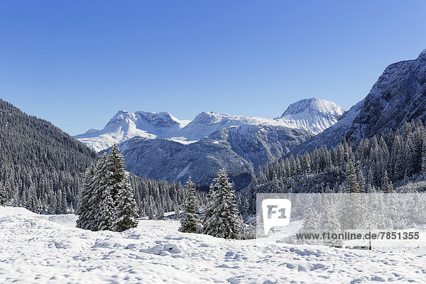 Österreich,  Vorarlberg,  Blick auf das Lechquellengebirge und das Zugertal