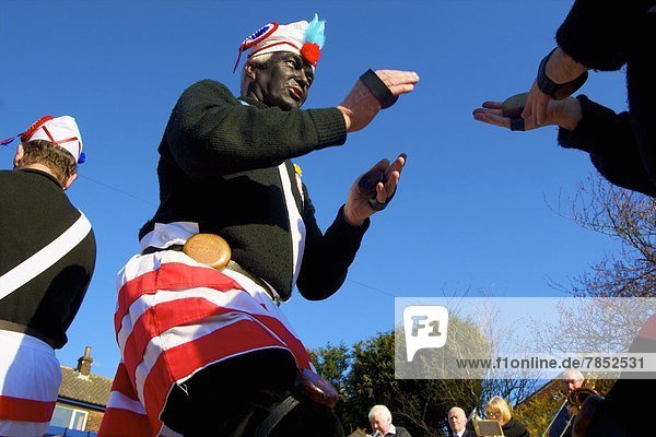 Europa Tradition Großbritannien Tänzer Kokosnuss Ostern England Lancashire Prozession Samstag