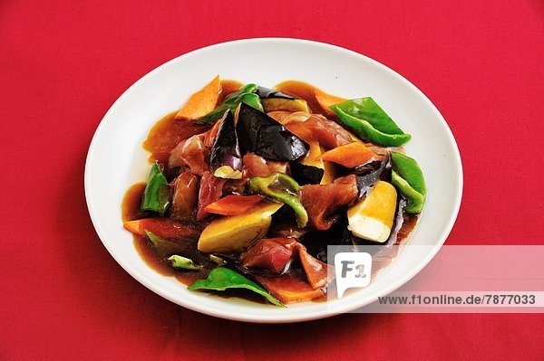 Sojabohne  kochen  Aubergine  Soße  Schweinefleisch  Schwein