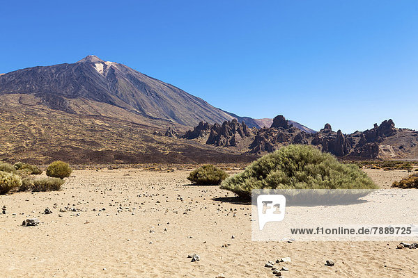 Vulkan Pico del Teide mit Lavafelsen im Teide-Nationalpark  UNESCO-Weltnaturerbe