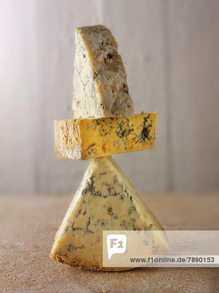 Blue Stilton  Blauschimmelkäse  kurz gereifter White Stilton und cremiger Blacksticks-Käse