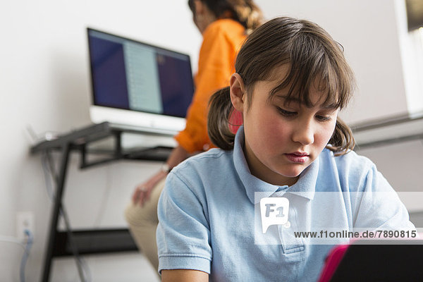 benutzen  Computer  Mädchen