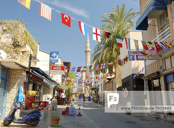 Fußgängerzone in der Altstadt von Antalya