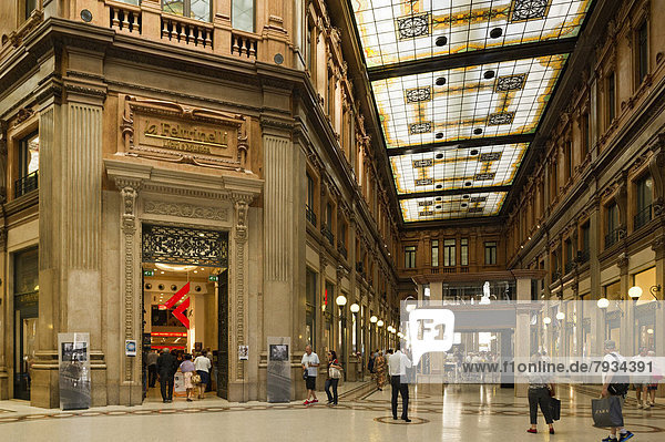 Einkaufszentrum Galleria Alberto Sordi bzw. Galleria Colonna  Via del Corso  Piazza Colonna