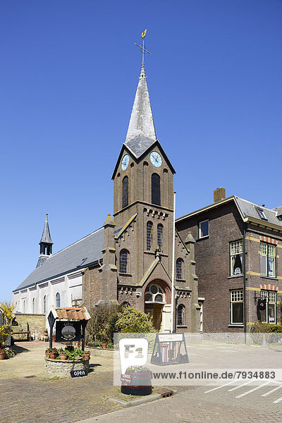 Römisch-katholische Kirche im Dorfzentrum