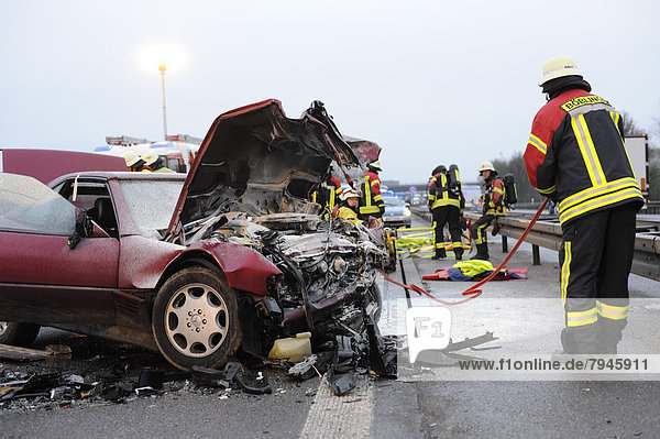 Tödlicher Verkehrsunfall durch einen Falschfahrer auf der Autobahn A 81