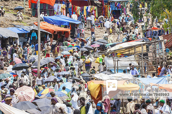 Überfüllter Markt von Lalibela