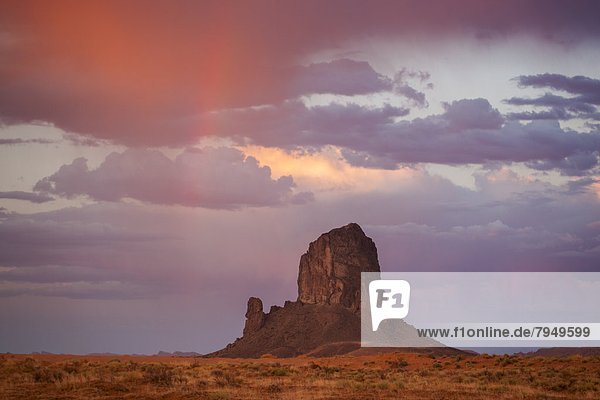 Felsbrocken  Sonnenuntergang  Landschaft  über  Wüste  Anordnung  Regenbogen