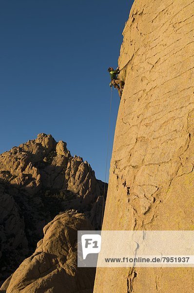 Felsbrocken  Mann  Arizona  Festung  Grabstein  klettern