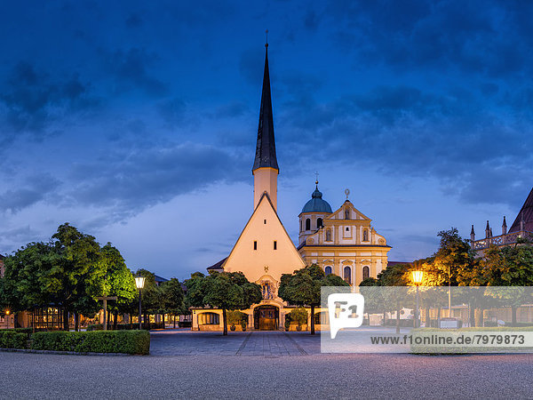 Deutschland  Bayern  Blick auf die St. Magdalena-Kirche