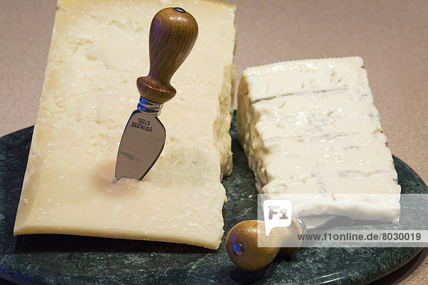 einsteigen  Messer  Käse  Marmor  Parmesan  Gorgonzola  rund
