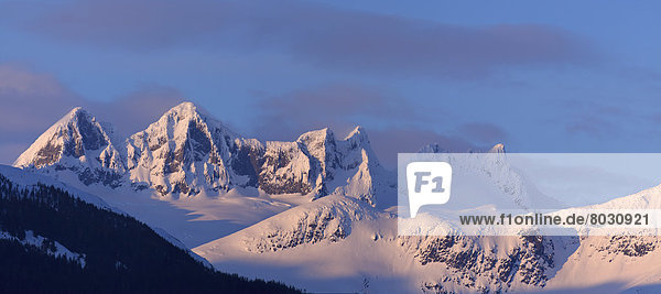 Farbaufnahme  Farbe  Amerika  Abend  Landschaft  Verbindung  Alaska  Alpenglühen  Juneau