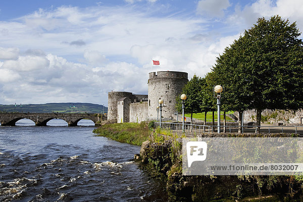 Palast  Schloß  Schlösser  Fluss  König - Monarchie  Limerick
