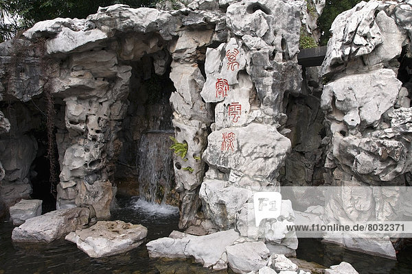 Felsbrocken  Symbol  weiß  chinesisch  Anordnung  Wasserfall  Portland  Oregon