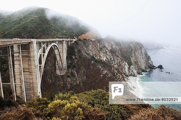 Küste  Brücke  Ansicht  vorwärts  Kalifornien  Big Sur