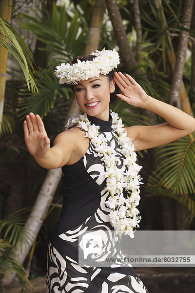 Frau  tanzen  Kleidung  Hawaii  hawaiianisch  lei