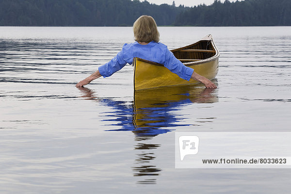 Wasser  Frau  folgen  Kanu  Algonquin Provincial Park  Kanada  Ontario