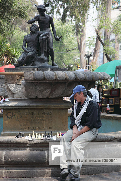 Mexico-Stadt  Hauptstadt  Springbrunnen  Brunnen  Fontäne  Fontänen  Mode  Spiel  Mexiko  Schach  Rom  Hauptstadt  Ortsteil  Zierbrunnen  Brunnen