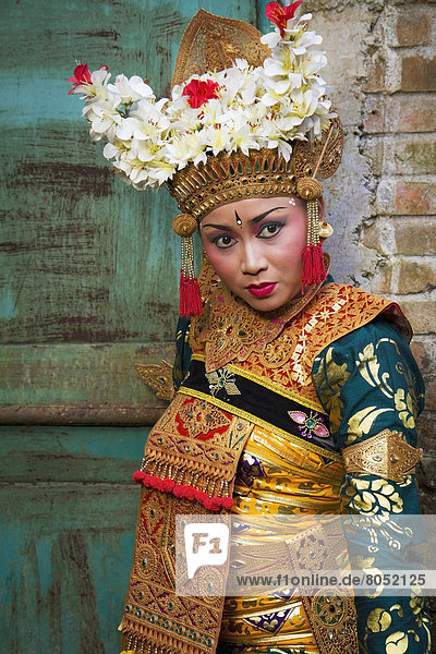 Tradition  Tänzer  Eingang  Indonesien  Ubud